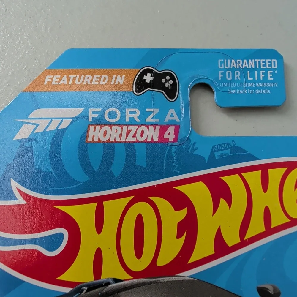 Hot Wheels McLaren Senna Blue Forza Horizon 4 HW Exotics 2019 162/250 FYB46